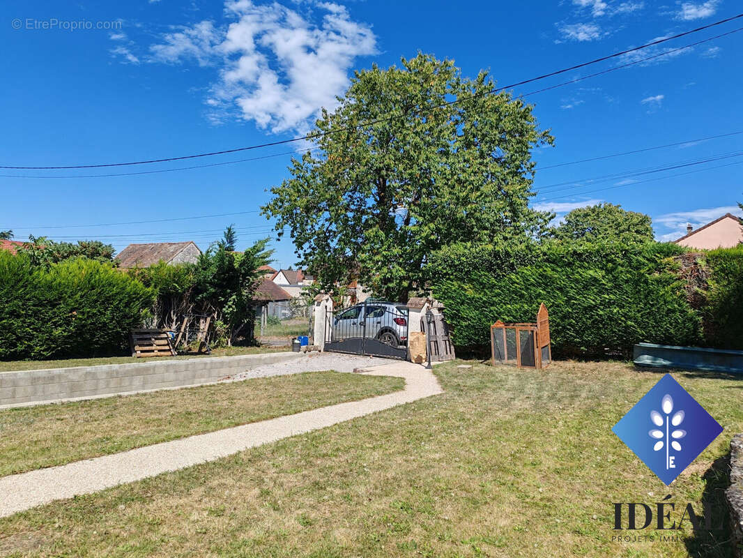 Maison à GOMMECOURT