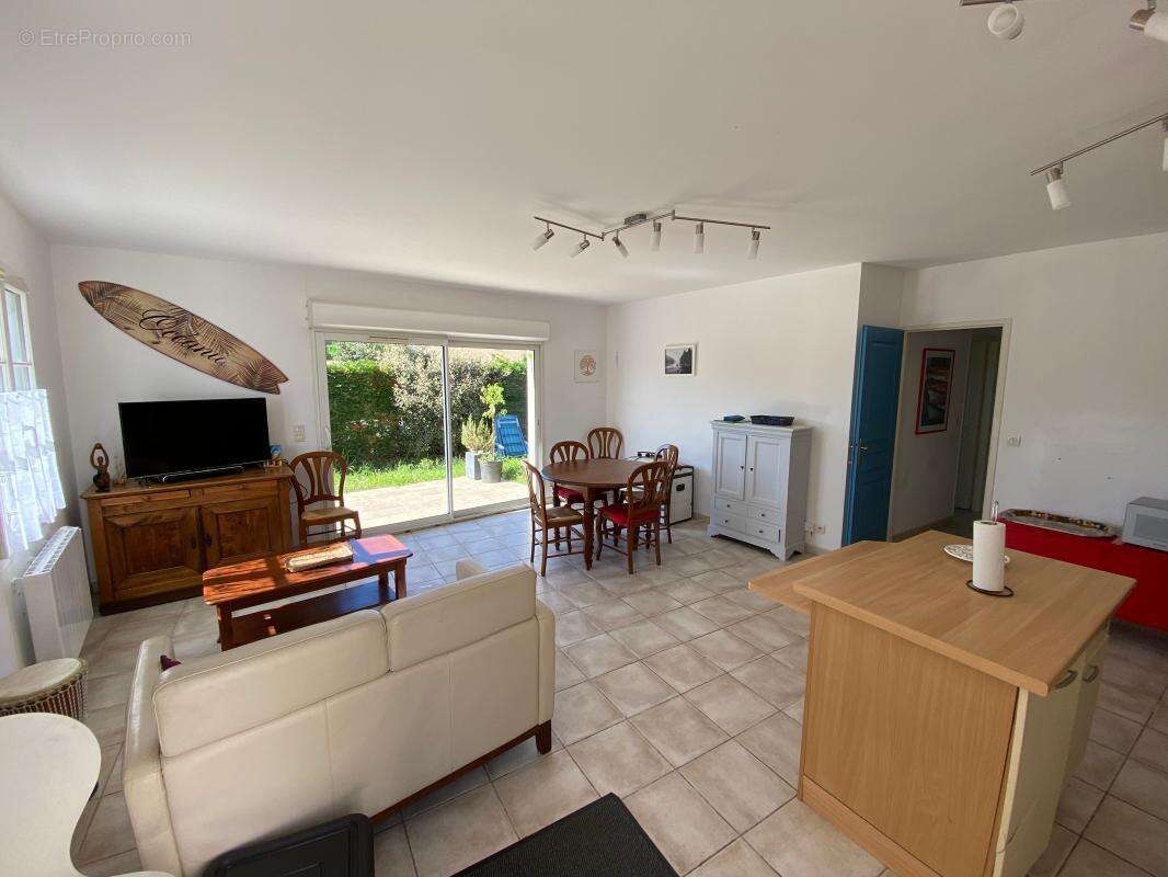 Maison à LES MATHES