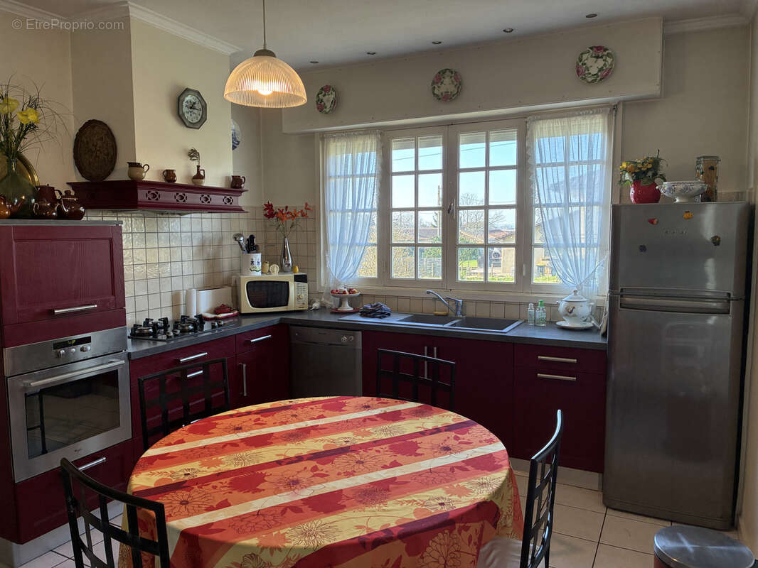 Maison à SAINT-MAGNE-DE-CASTILLON