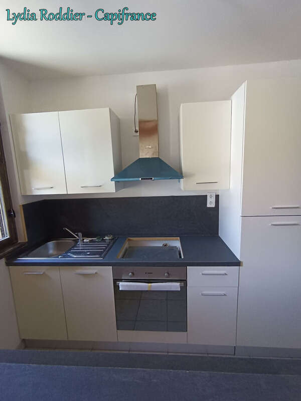 Maison 3 pièces 60 m2 rénovée dans le centre de CHATELDON (63290) - secteur calme - photo 4