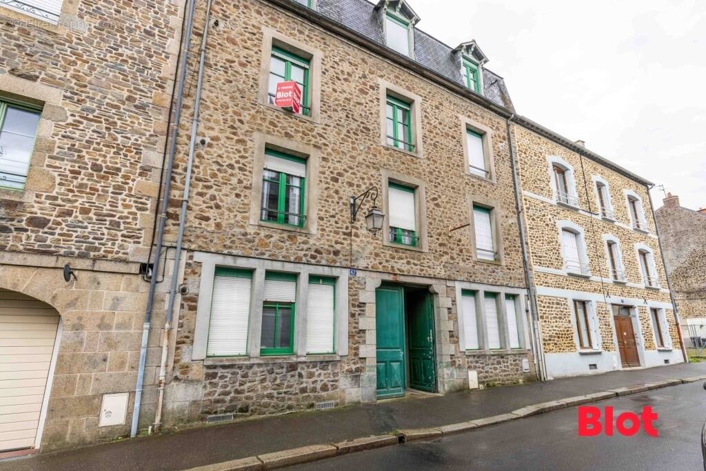 Appartement à FOUGERES