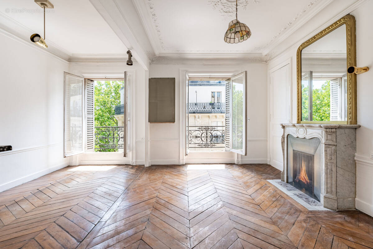 Appartement à PARIS-18E