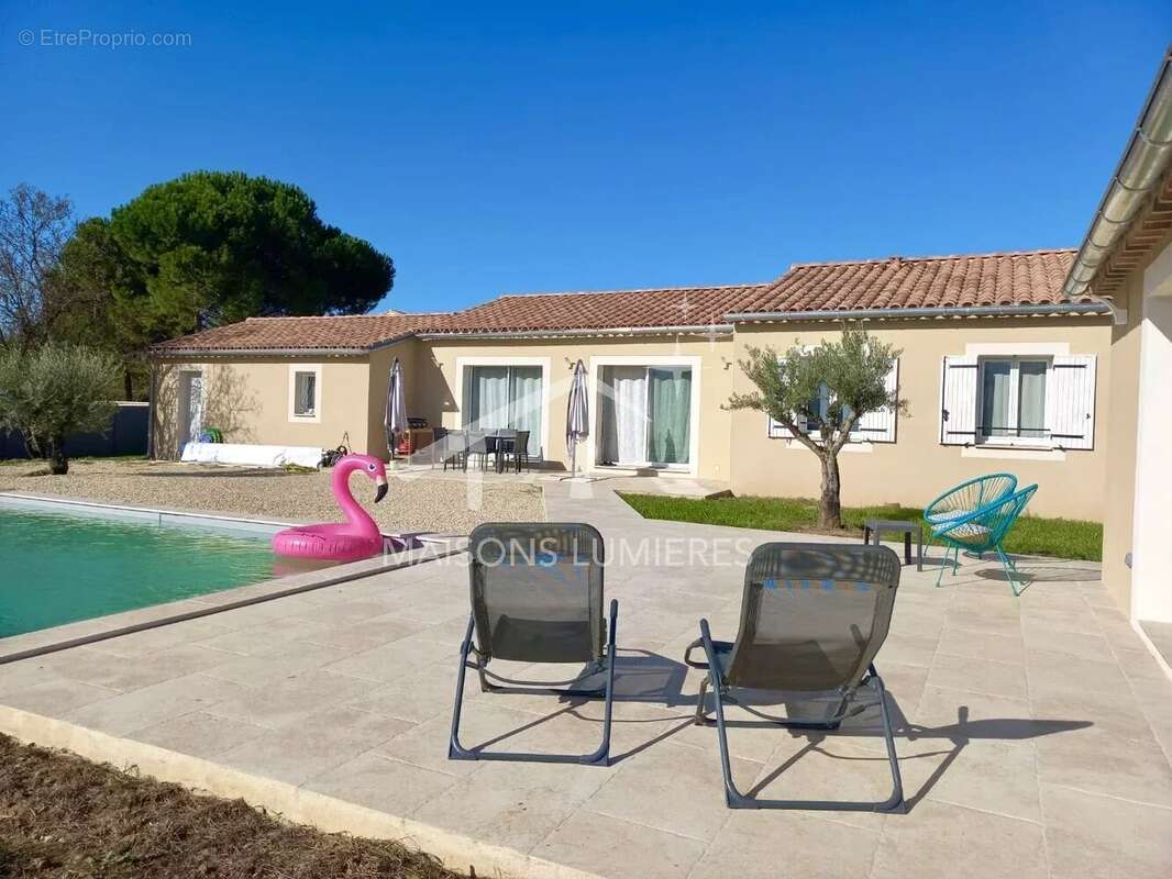 Maison moderne de plain-pied avec jardin, piscine et garage - Gargas - 479 000€ - photo 2