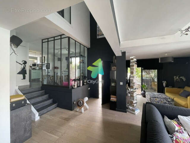 Maison 150 m² à Narbonne  - photo 2