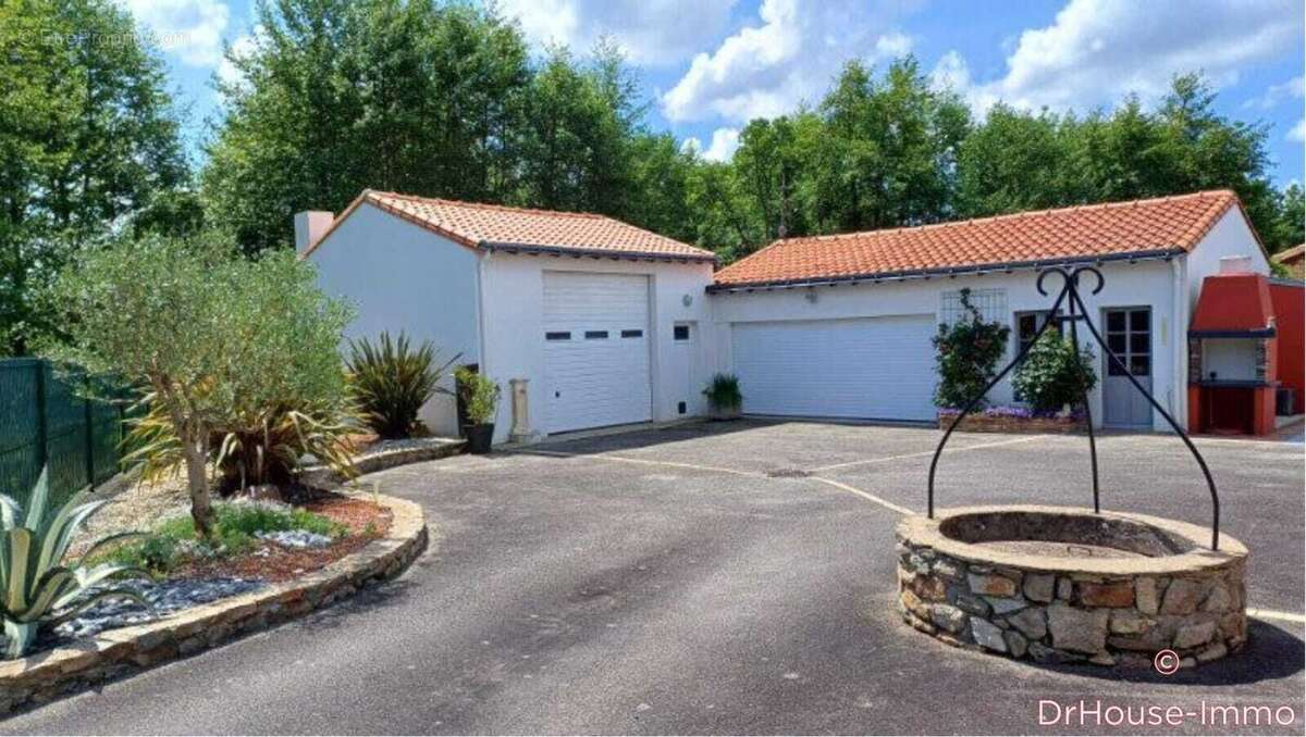 Maison à LEGE