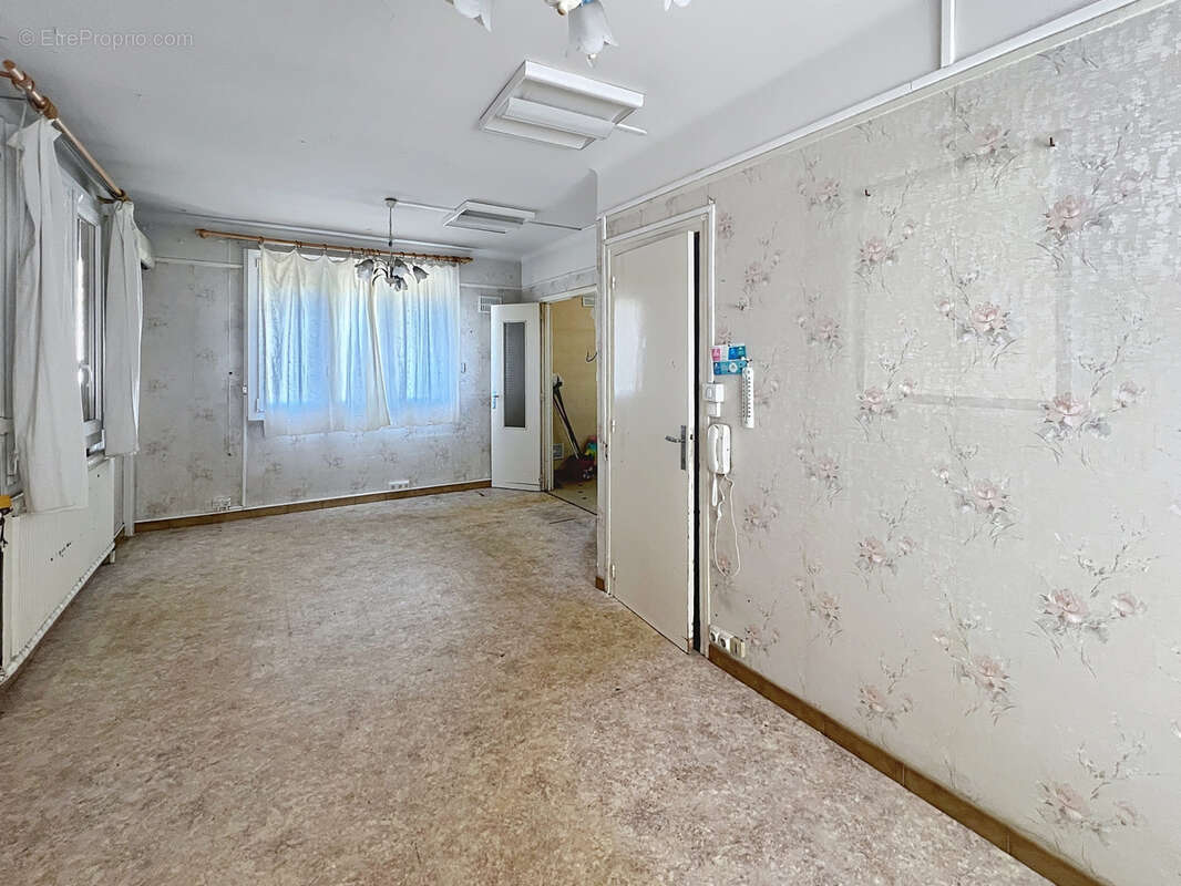 Maison à PARAY-VIEILLE-POSTE