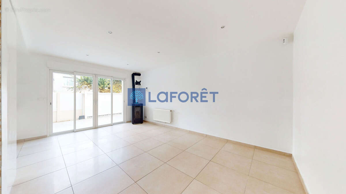 Maison à PARAY-VIEILLE-POSTE