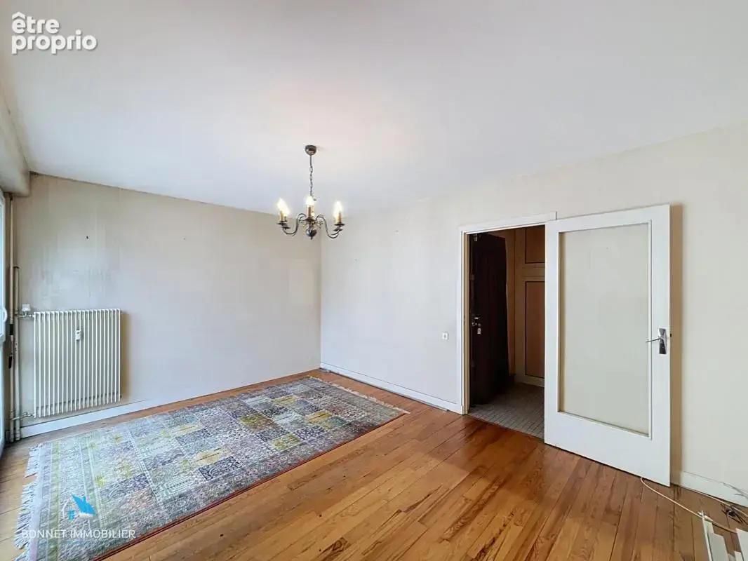 T4 traversant avec balcon, garage et cave – Un calme exceptionnel à Clermont-Ferrand - photo 11