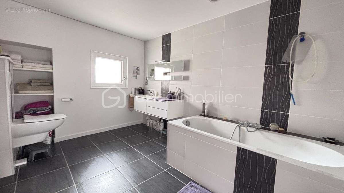 Maison à SAINT-SAUVANT