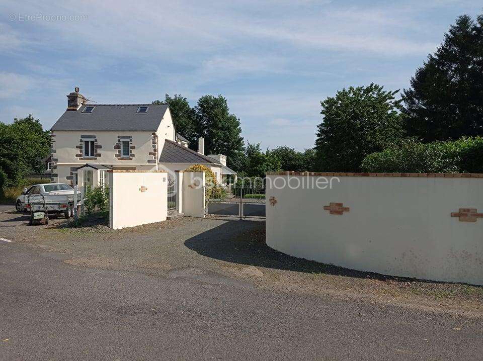 Maison à VILLEDIEU-LES-POELES