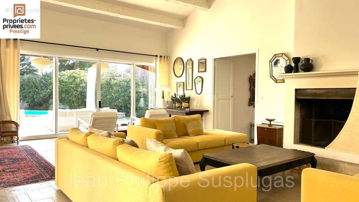 Maison à SAINT-CYR-SUR-MER