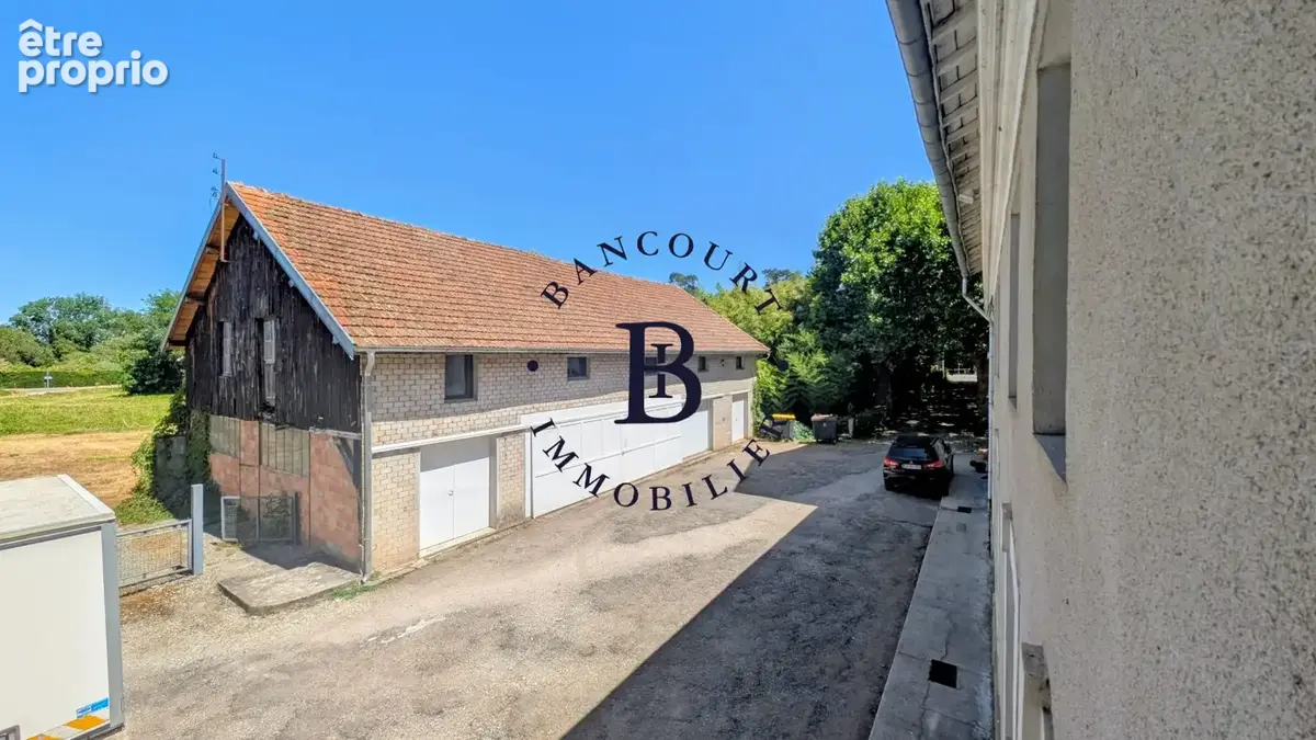 Appartement 754 m² à Saint-Pantaleon-De-Larche  - photo 3