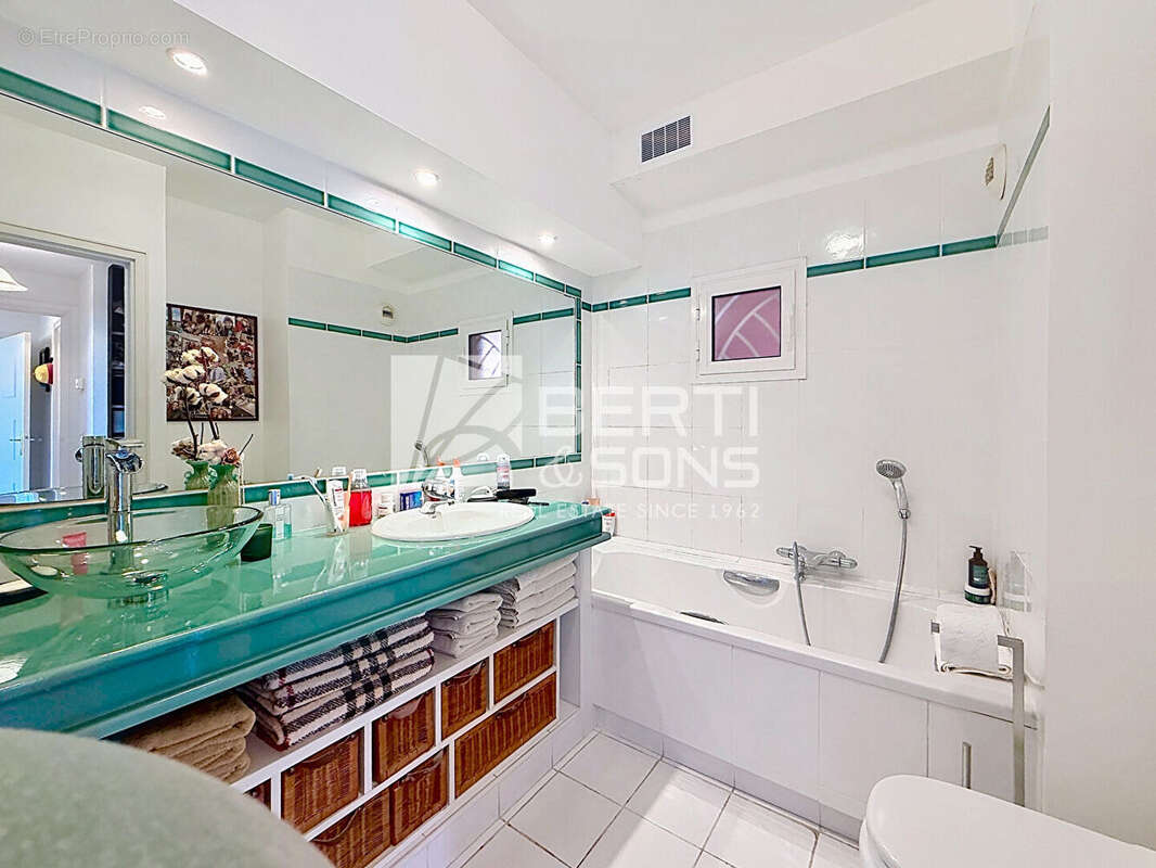 Appartement à MANDELIEU-LA-NAPOULE