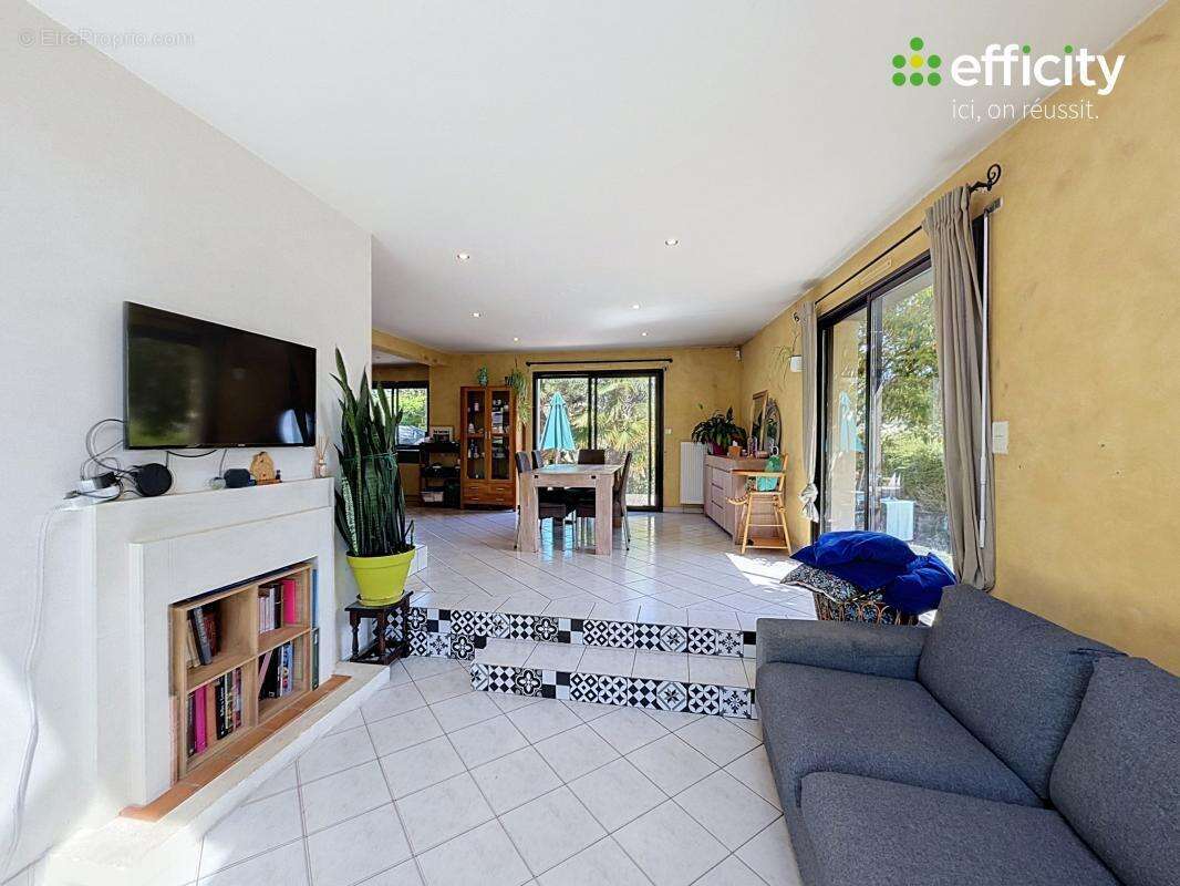Maison 120 m² à Saint-Jacques-De-La-Lande  - photo 4