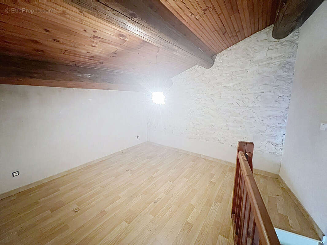 Appartement Rochefort Du Gard 4 pièce(s) 90 m2 + cour - photo 10