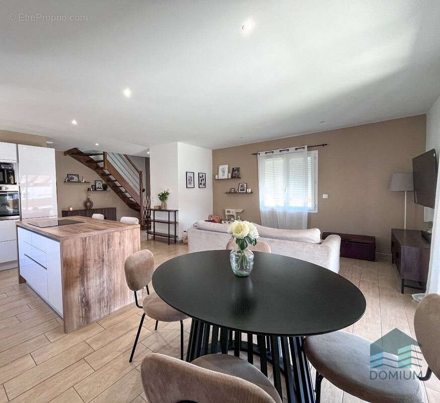 Vente Villa T4 avec jardin, terrasse et piscine, CERS - photo 3