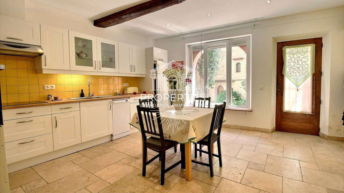 Maison à BORMES-LES-MIMOSAS