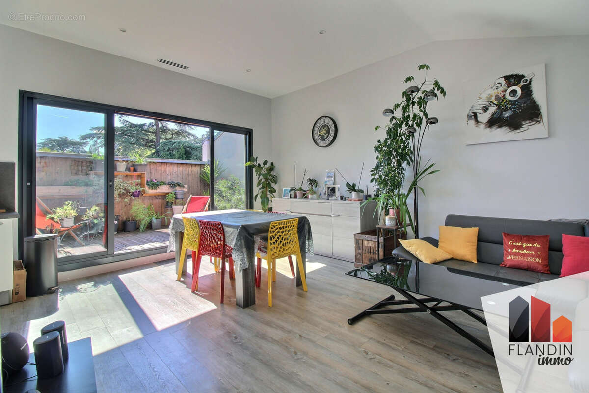 Appartement à VERNAISON