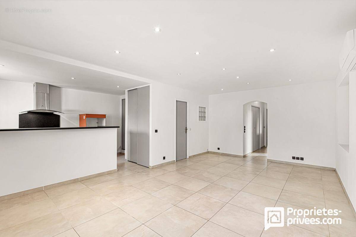 Appartement à PEYMEINADE