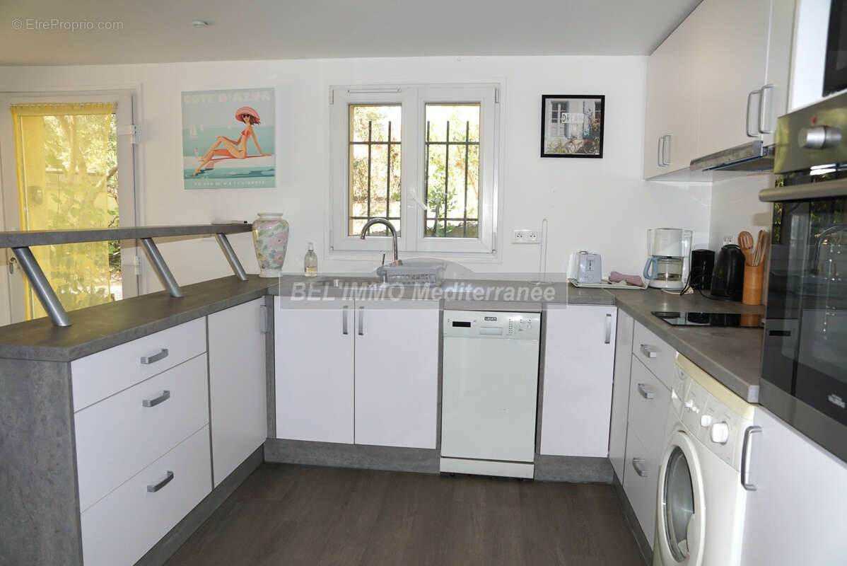 Centre-Ville, Villa de 190 m2 sur terrain de 835 m2 - photo 5