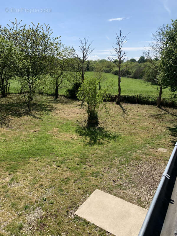 Maison à AMBRIERES-LES-VALLEES