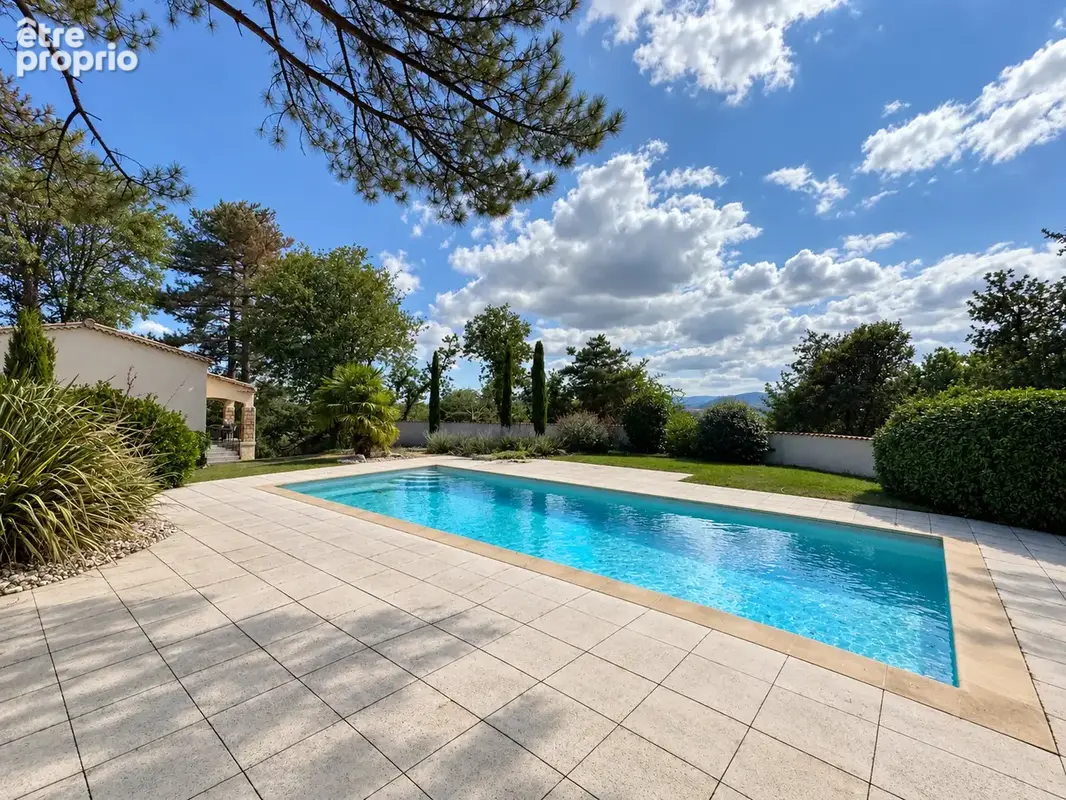 Propriété de 232 m2 avec piscine et jardin paysager - photo 5