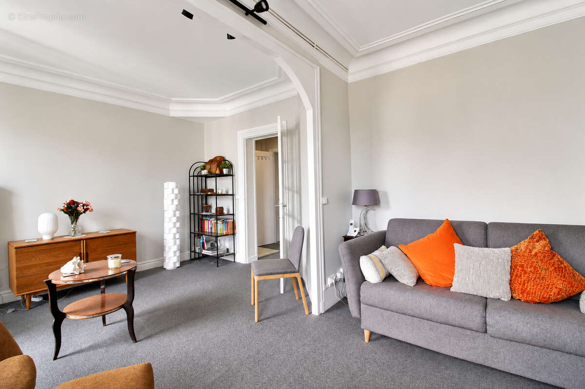 Appartement à PARIS-14E