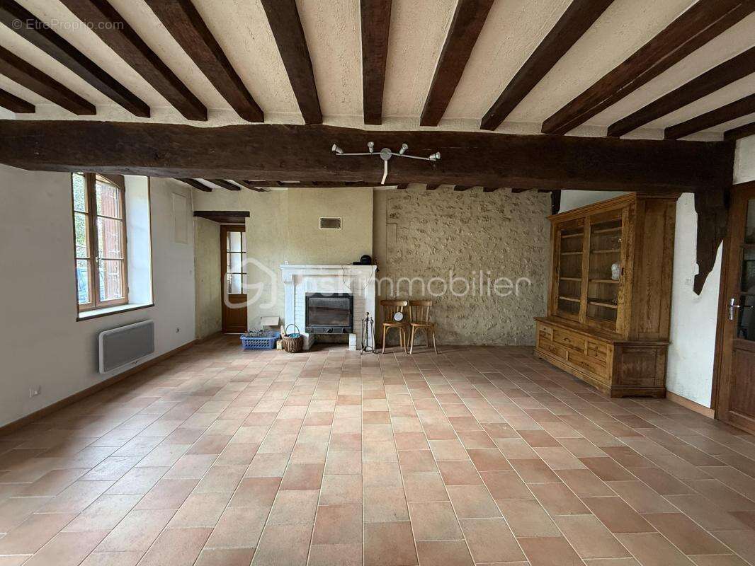 Grande longère avec dépendances sur parcelle de 4700 m² – Nogent-le-Bernard (35 min du Mans) - photo 7