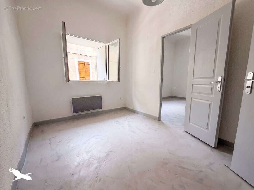 Appartement Marseille 2 pièces 27m2 - Secteur St Marcel - photo 4