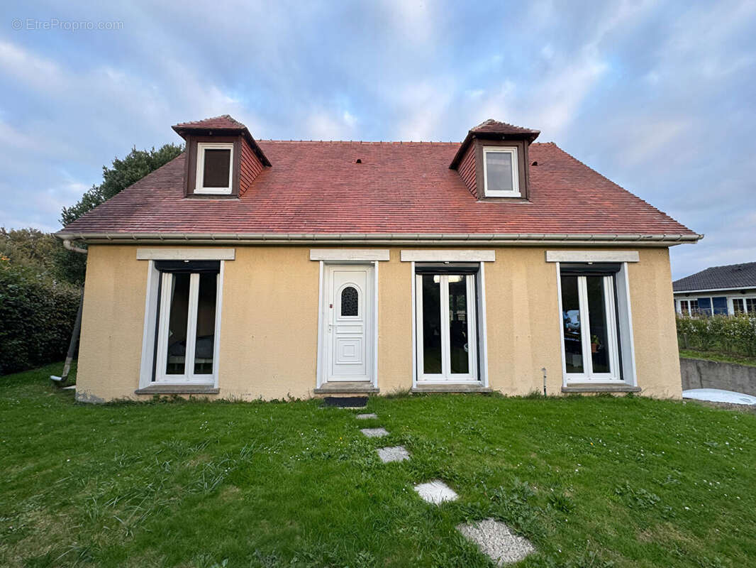 Maison à FRANQUEVILLE-SAINT-PIERRE