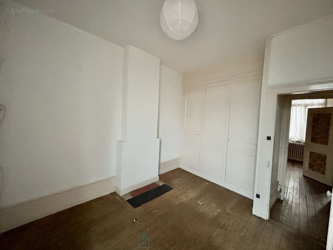 Maison Bourgeoise avec grand jardin à 5 mns de la gare. - photo 3