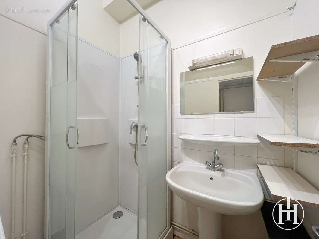 Maison à DUN-SUR-AURON