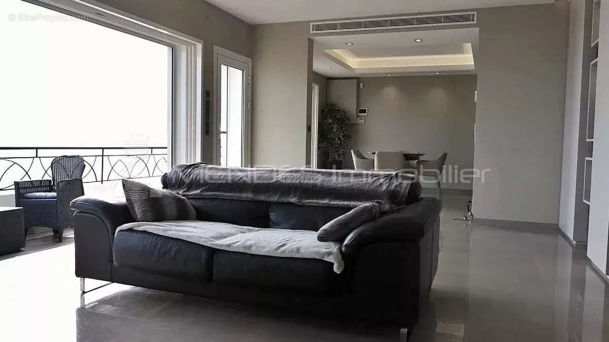 Appartement à ROQUEBRUNE-CAP-MARTIN