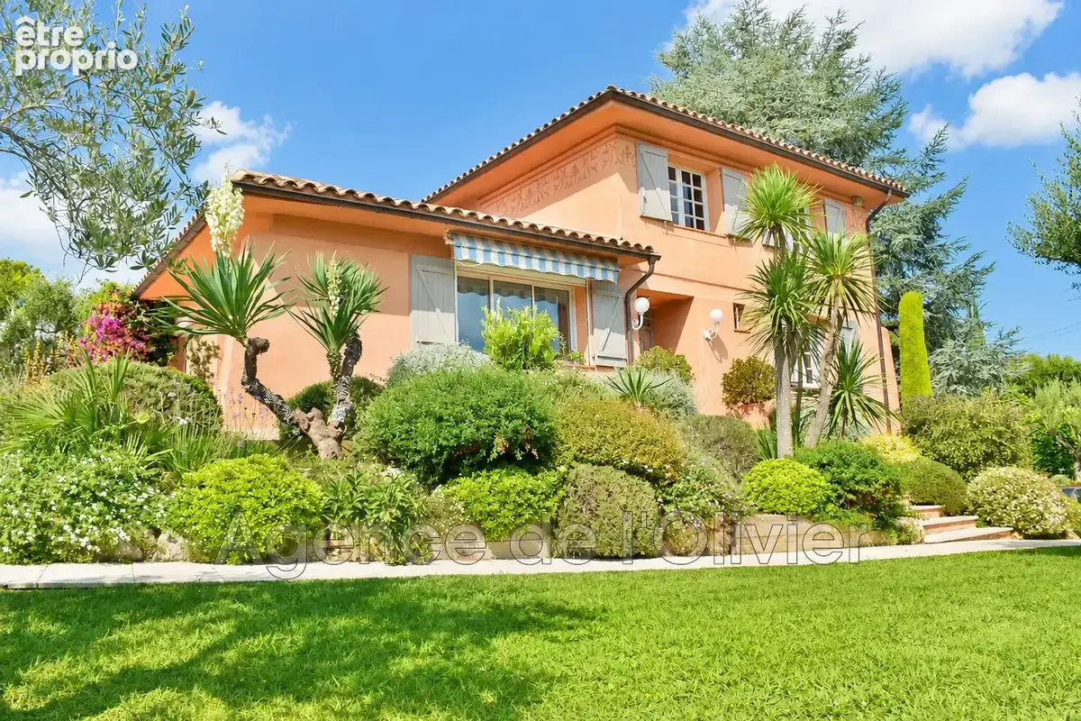 Maison à VALBONNE