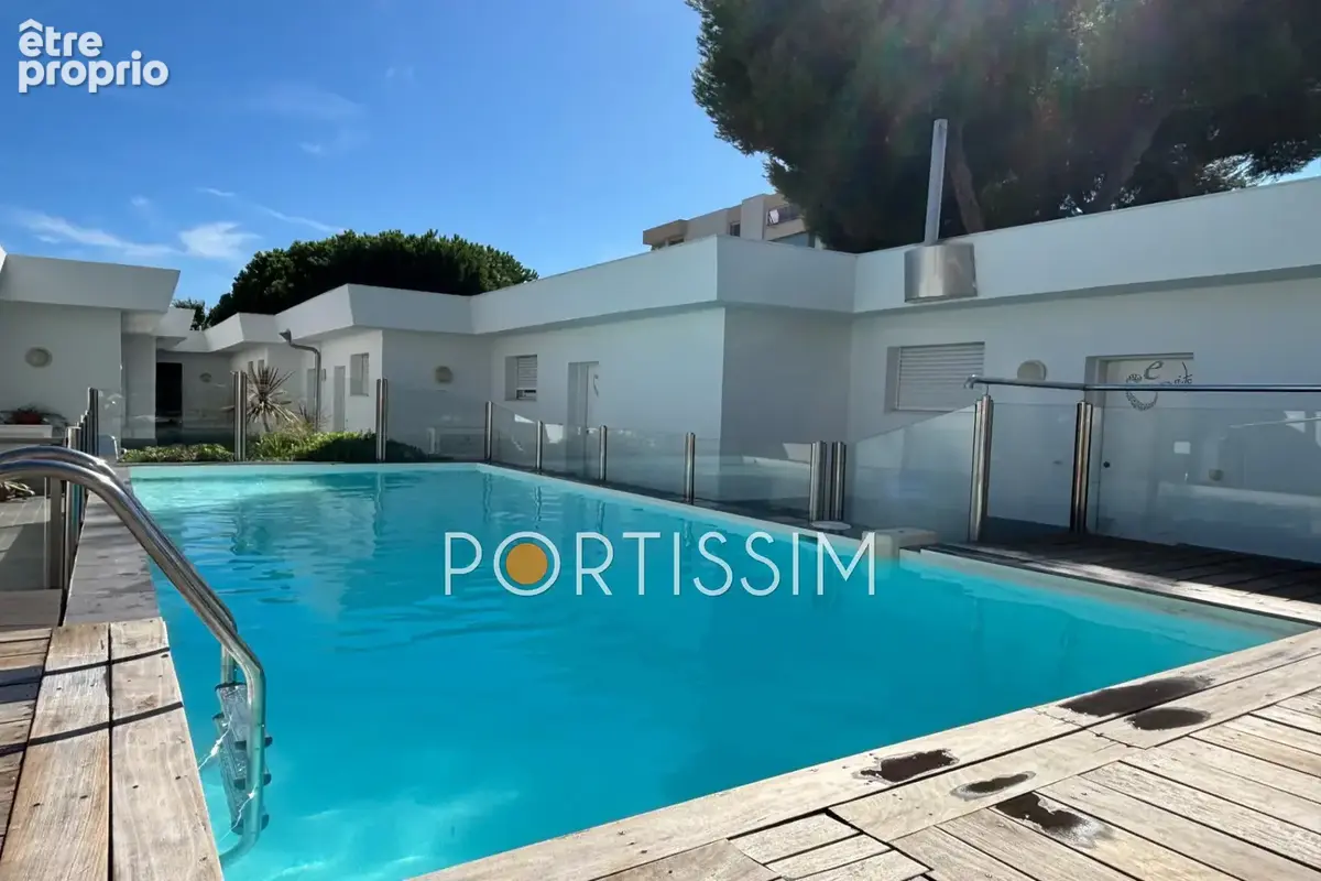 Appartement à SAINT-LAURENT-DU-VAR