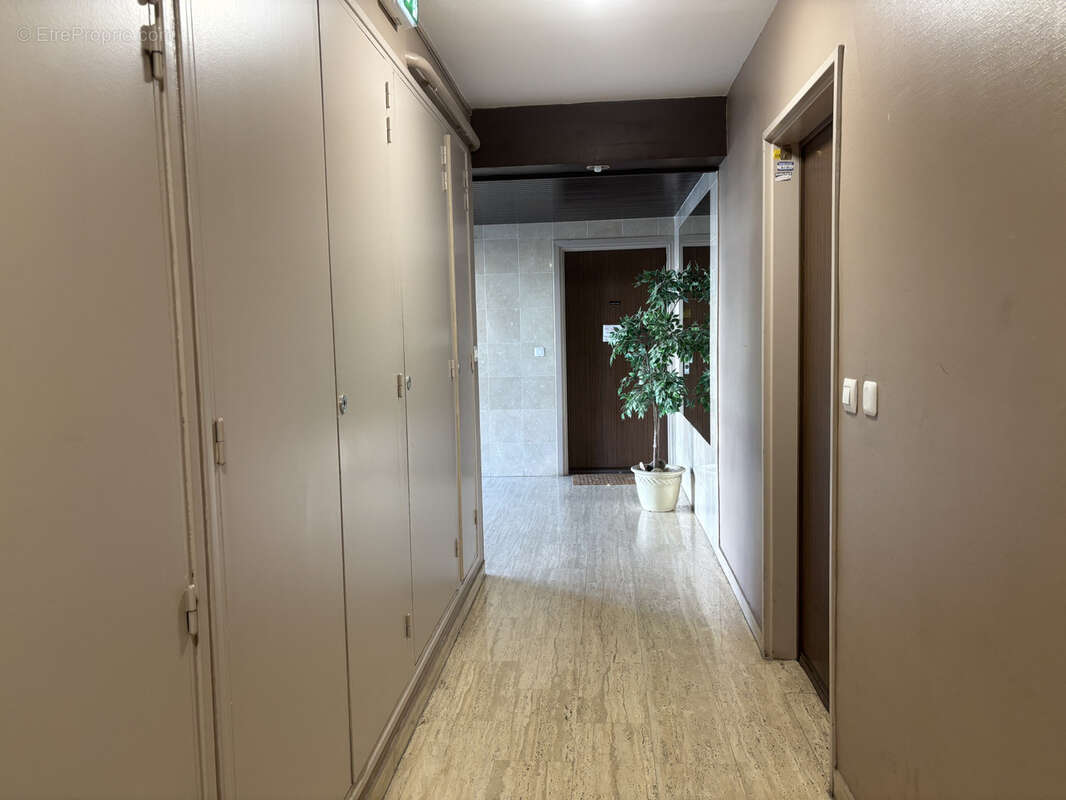 Appartement à MARSEILLE-8E