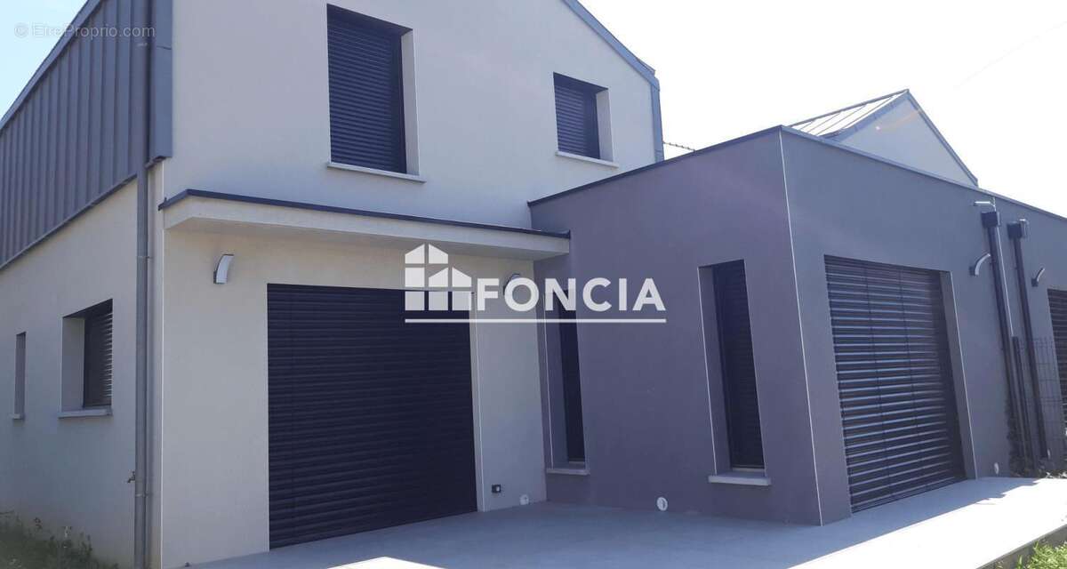 Maison à CHARTRES-DE-BRETAGNE