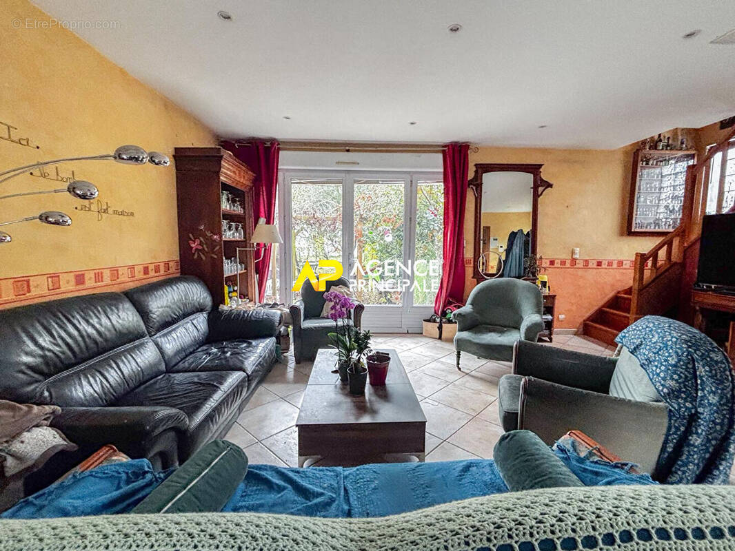 Maison à SARTROUVILLE