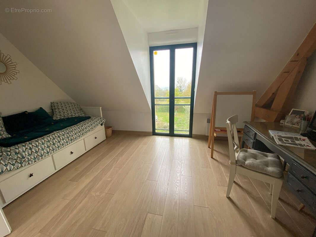 Maison à CONDE-SUR-HUISNE