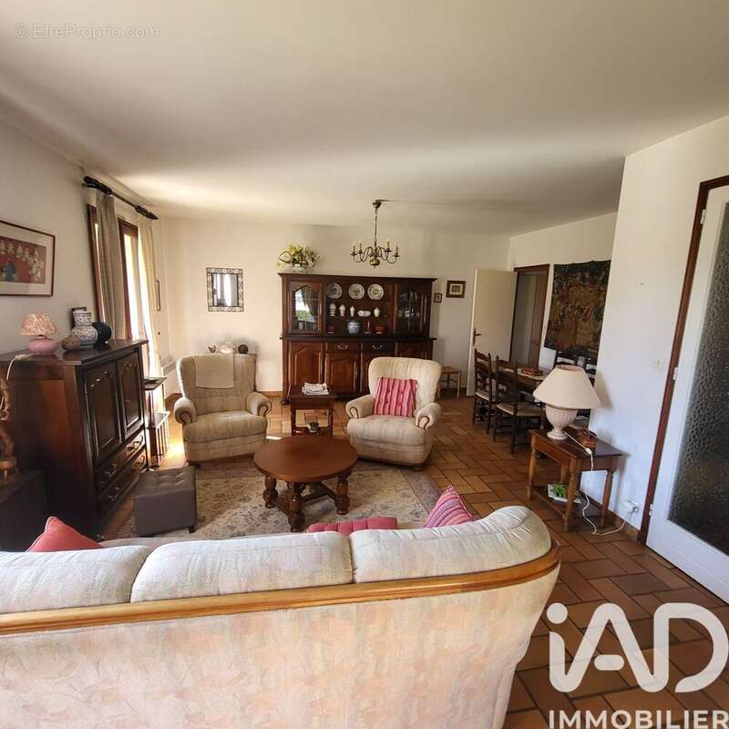 Maison 105 m² à Aillas  - photo 3