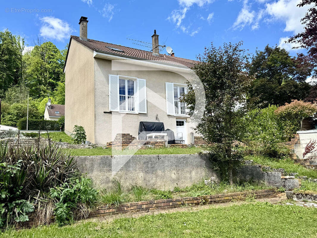 Maison à CHAMARANDES-CHOIGNES