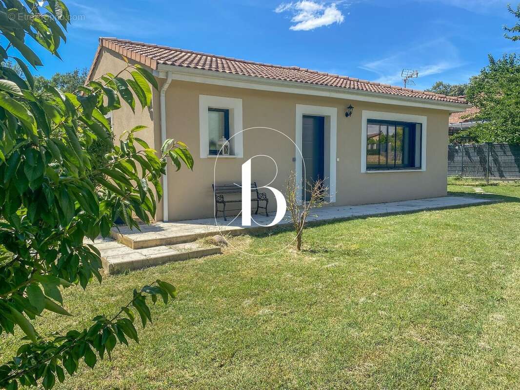 Maison à BERRIAS-ET-CASTELJAU