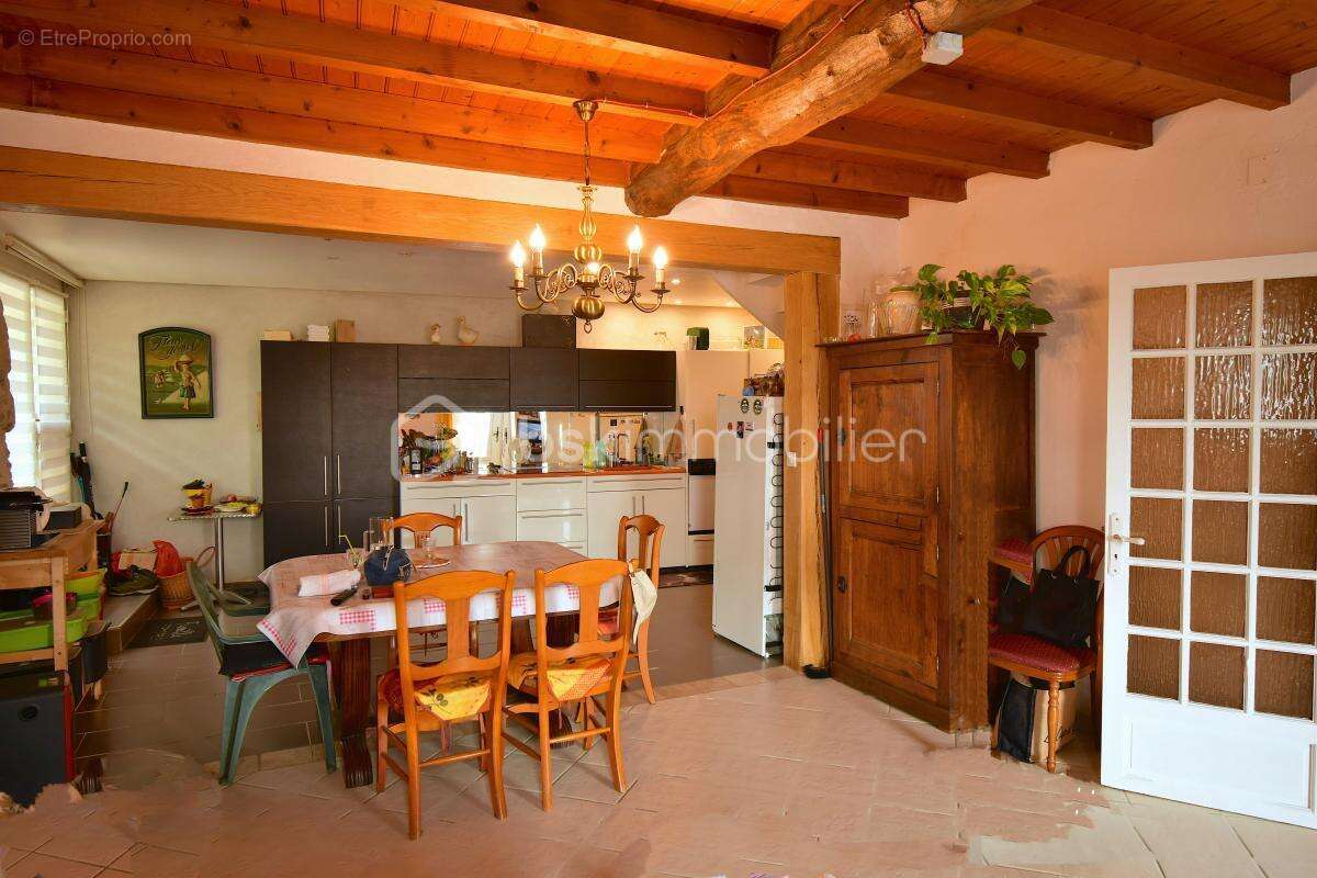 Maison à COURRENSAN