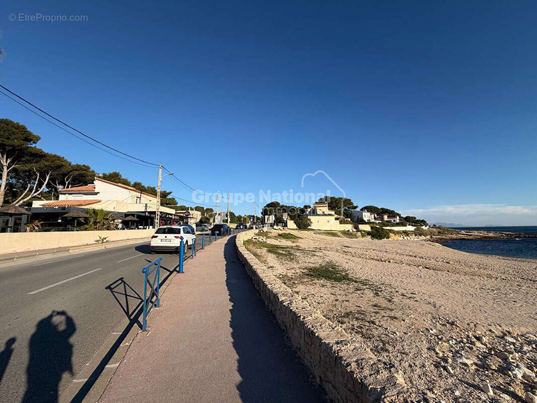Commerce à SAUSSET-LES-PINS