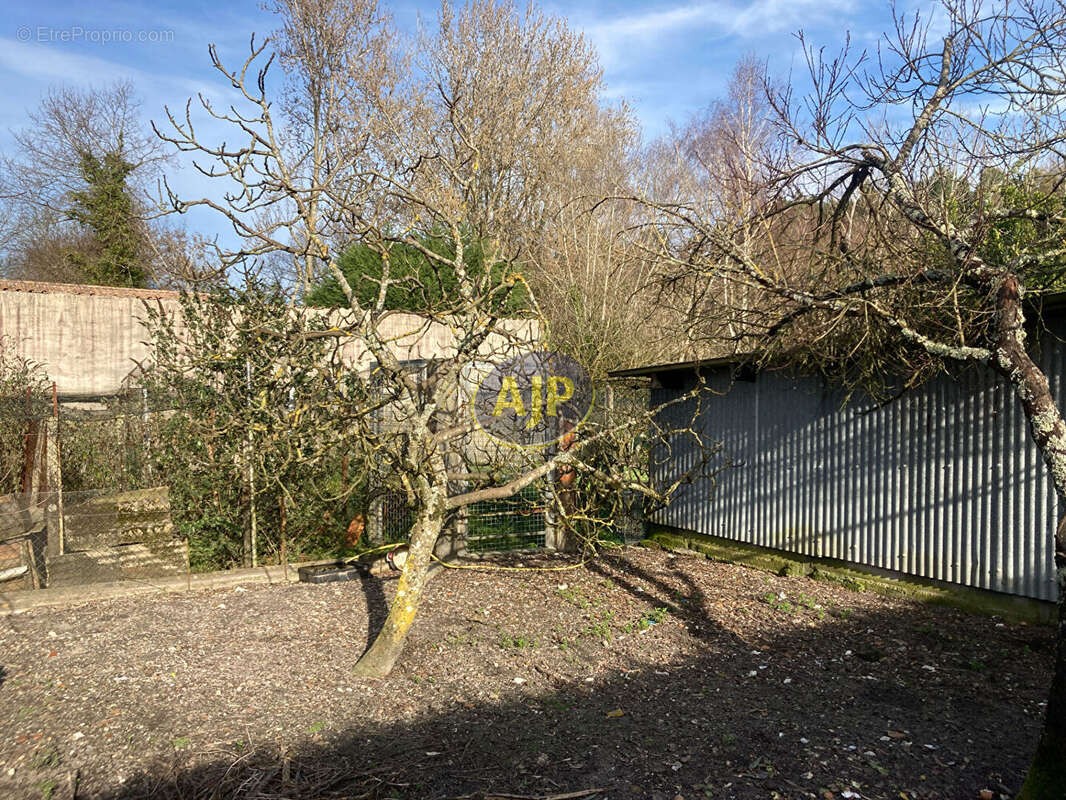 Terrain à GRAYAN-ET-L'HOPITAL