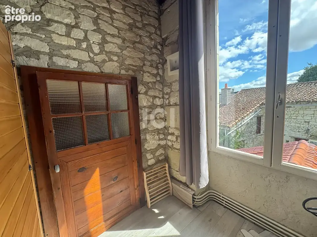 Entre Fontevraud et Loudun, maison en pierre avec dépendances - photo 11
