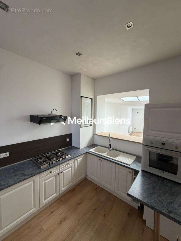 Belle maison de ville mitoyenne renovee 4 chambres jardin - photo 2