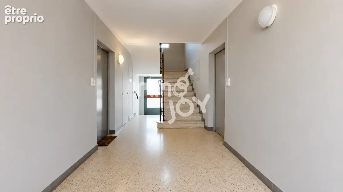 Investisseurs, Immeuble de rapport, 4 appartements, 342m2 habitables, bonne rentabilité. - photo 13