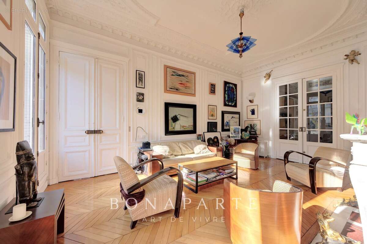 Appartement à PARIS-18E