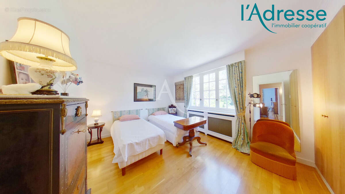 Maison à CHAMPS-SUR-MARNE